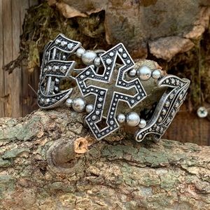 Cross & HOPE Vintage Styled Stretch Bracelet